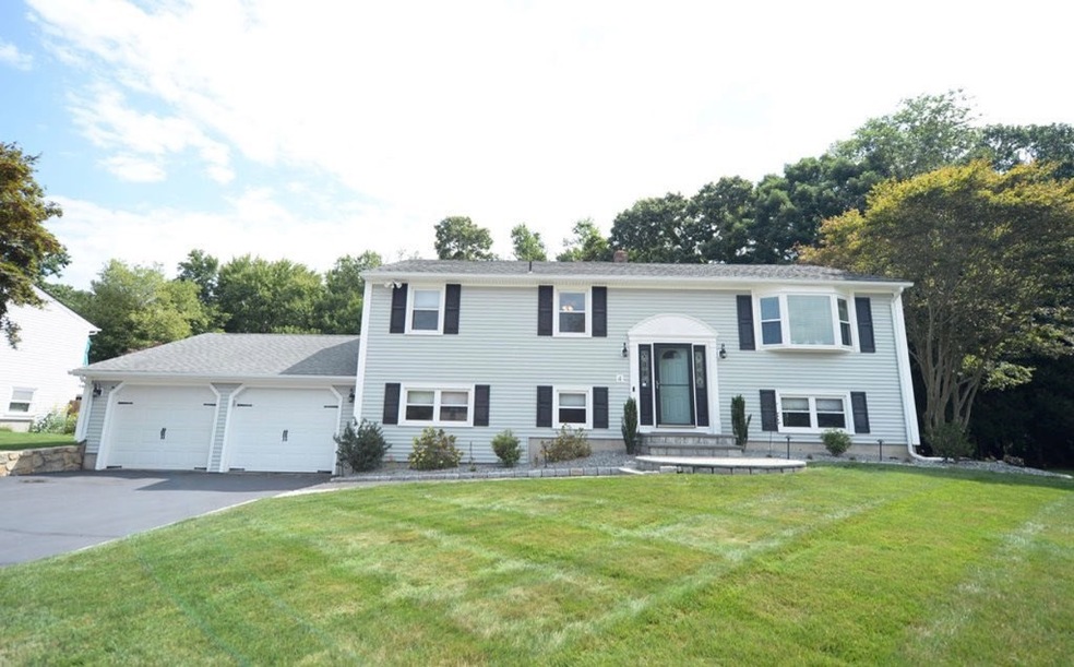 4 Deer Run Rd, West Warwick, RI 02893 - photo 1