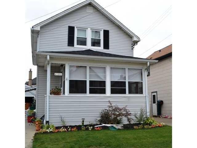 Exterior Front Lovely, easy maintenance home,newer