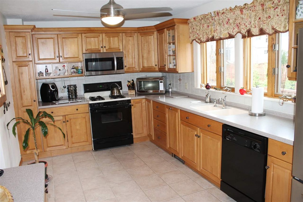 53 Day St, Manchester, NH 03104 - photo 1