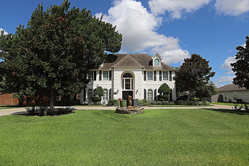 102 Oak Dr, Friendswood, TX 77546 - photo 1