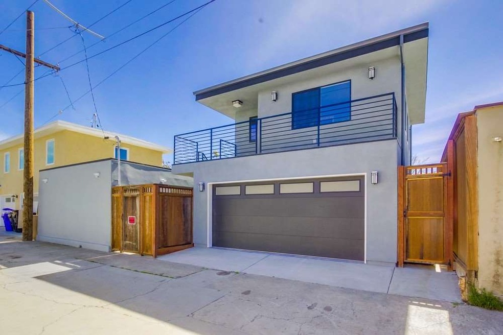 Crisp new construction, both large double garage a
