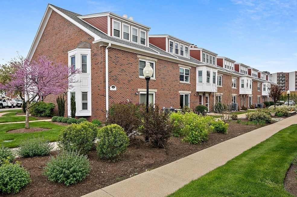 142 Quincy Shore Dr unit 147, Quincy, MA 02171 - photo 1