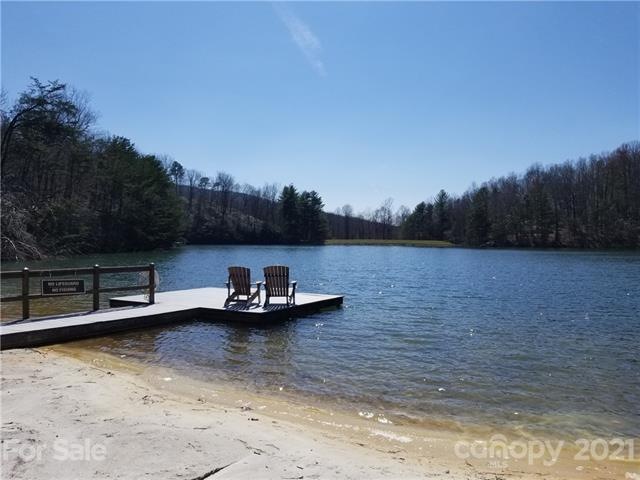 Melrose Mountain has TWO community lakes!