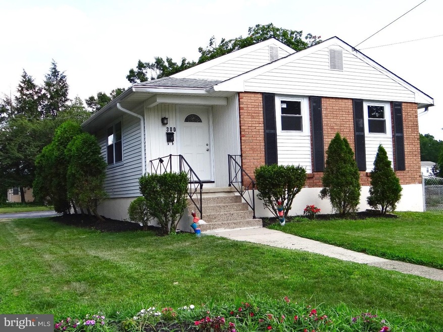 300 Walnut Ave, Gloucester City, NJ 08030 - photo 1