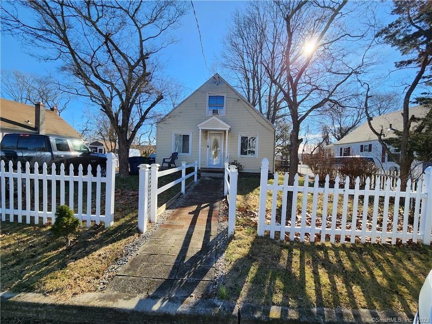 46 Monroe St, Waterford, CT 06385 - photo 1