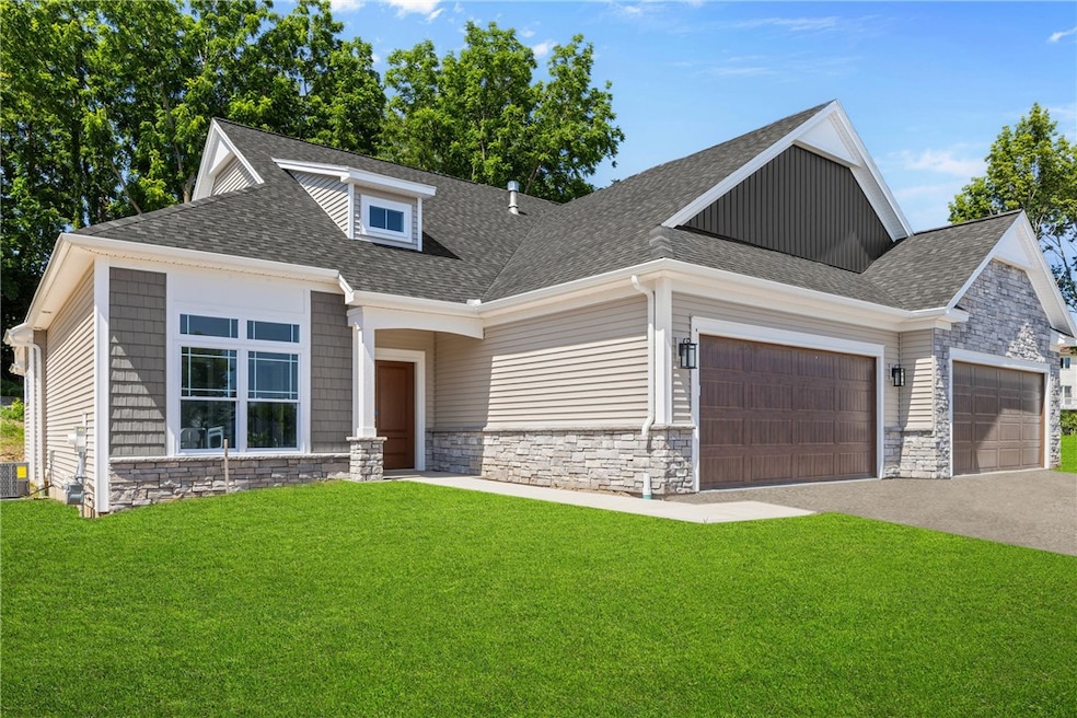 For Sale $582,300 • Co-Listing Agent