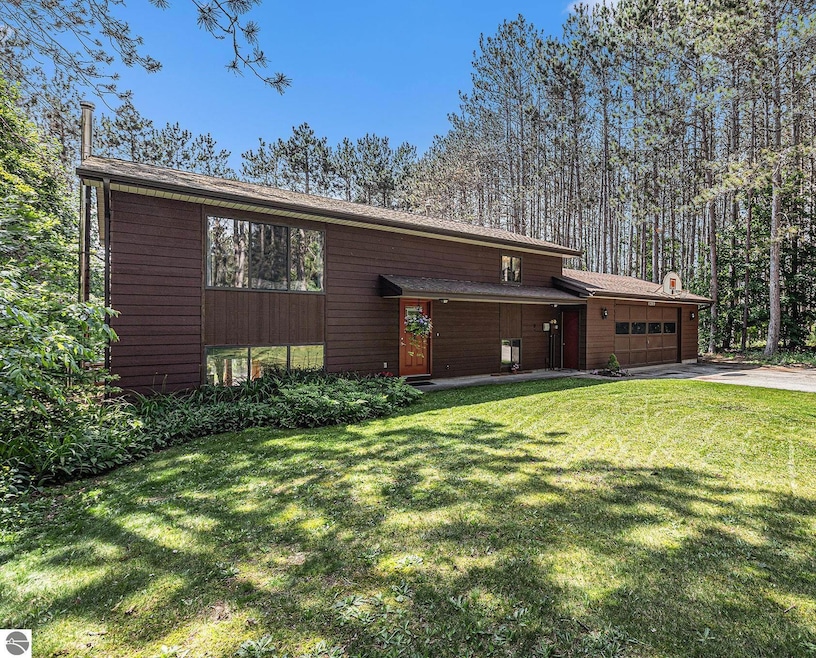 Under Contract $384,900 • Co-Listing Agent