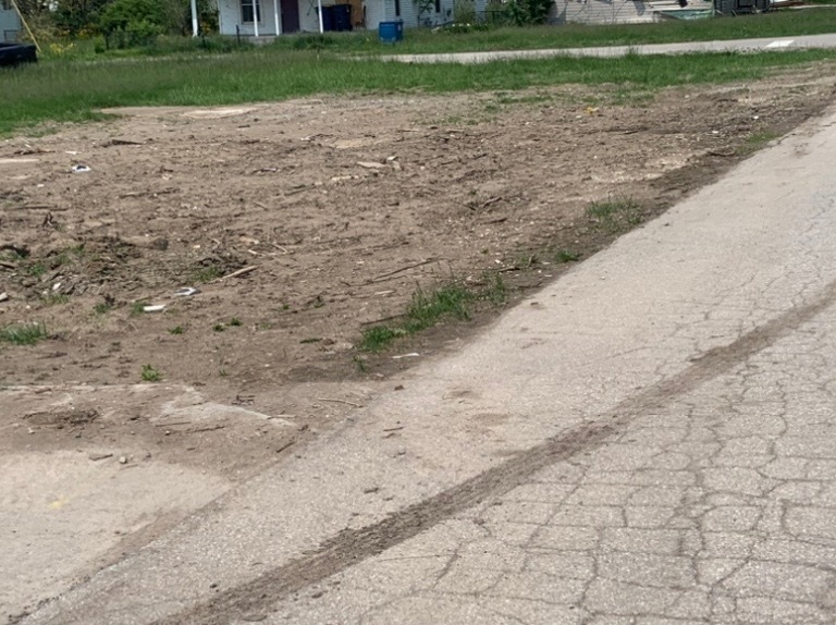 739 E Pearl St, Whiteland, IN 46184 - photo 1