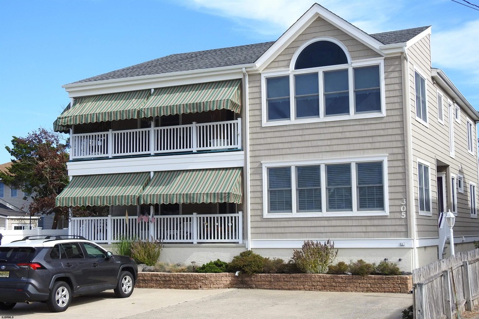 AWNINGS INSTALLED