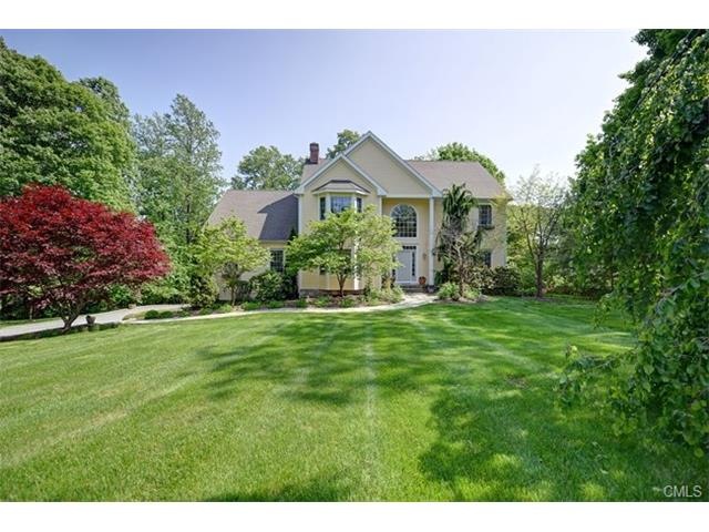 Gracious, comfortable 4BR, 2.5bath center hall Col