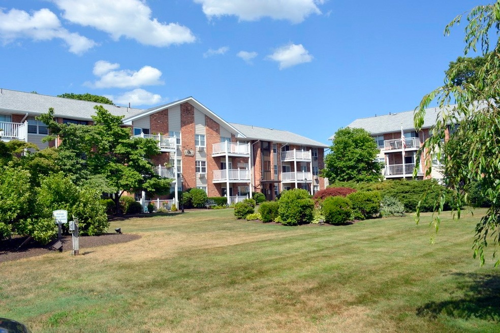 29 Bullocks Point Ave, Riverside, RI 02915 - photo 1