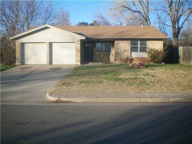 1121 Lapwing Rd, Edmond, OK 73003 - photo 1