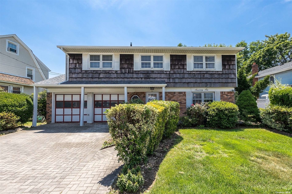 76 Roosevelt Ave, Valley Stream, NY 11581 - photo 1