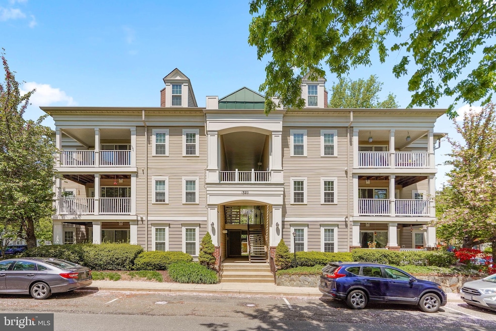 13201 Cloppers Mill Dr unit K, Germantown, MD 20874 - photo 1