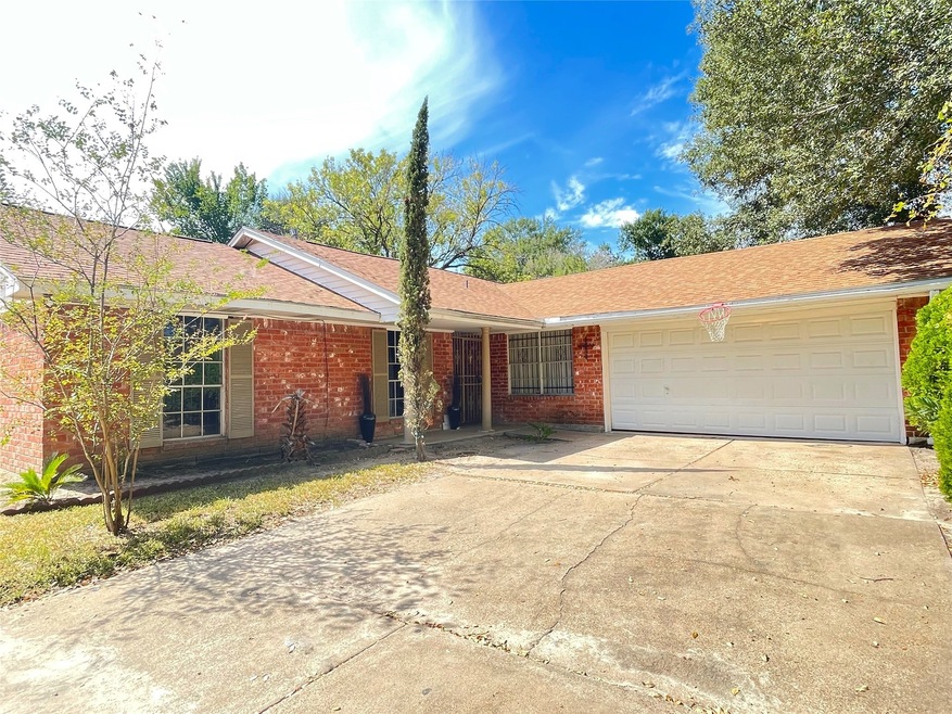 3603 Mckinley Ln, Houston, TX 77088 - photo 1