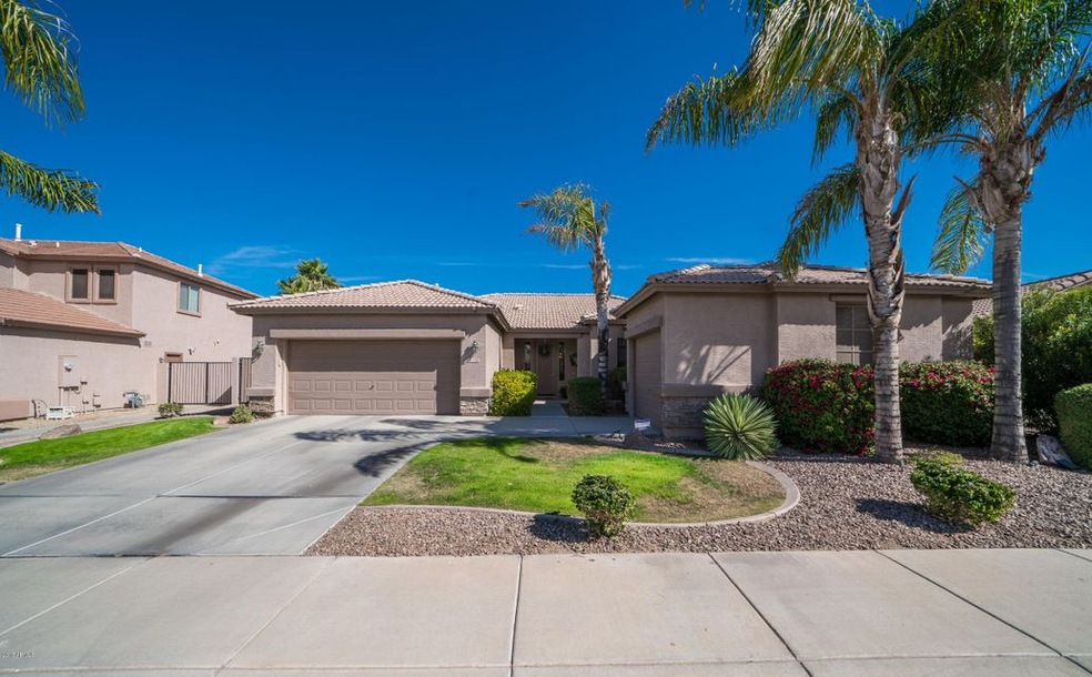 Welcome to 1728 E Iris Dr!