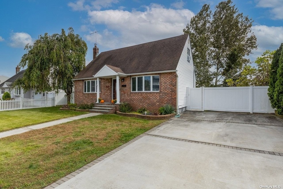 4018 Old Post Rd, Seaford, NY 11783 - photo 1