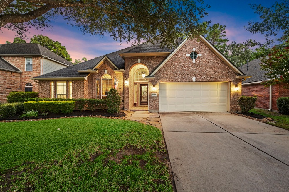 11819 Gatesden Dr, Tomball, TX 77377 - photo 1