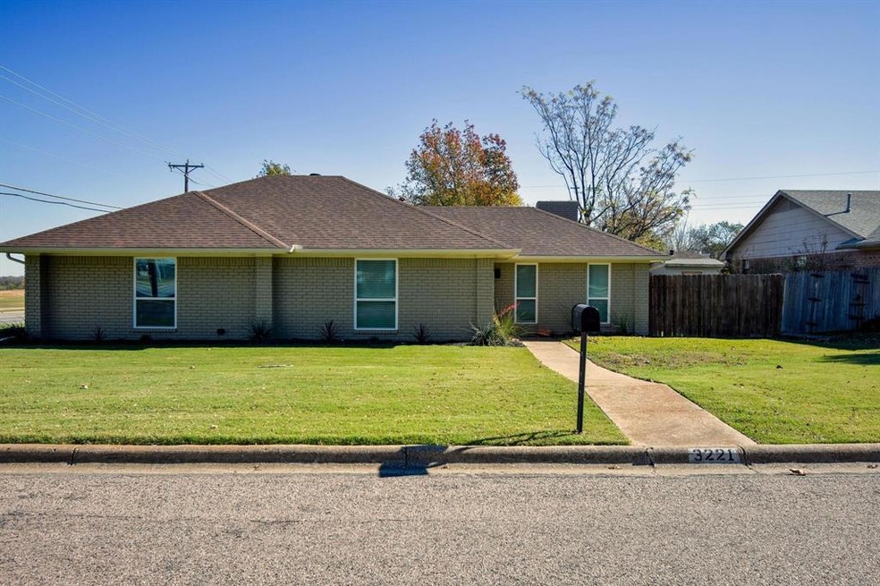 3221 N Marseille Ln, Sherman, TX 75090 - photo 1