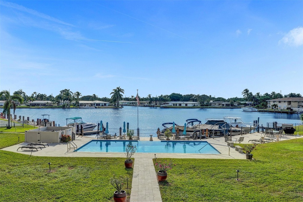 700 Pine Dr unit 204, Pompano Beach, FL 33060 - photo 1