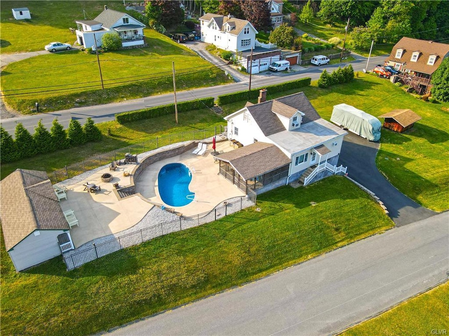 11 Lower Rd, Tamaqua, PA 18252 - photo 1