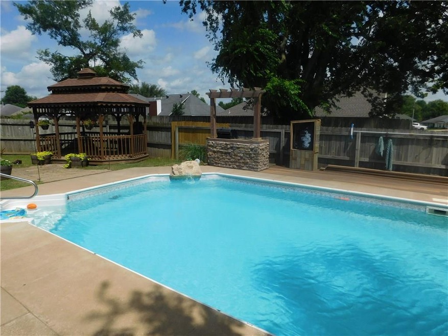 604 Herron St, Prairie Grove, AR 72753 - photo 1