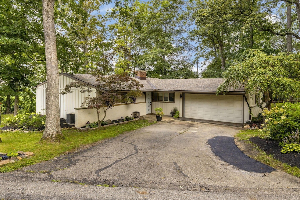 1309 Yorkshire Ct, Circleville, OH 43113 - photo 1