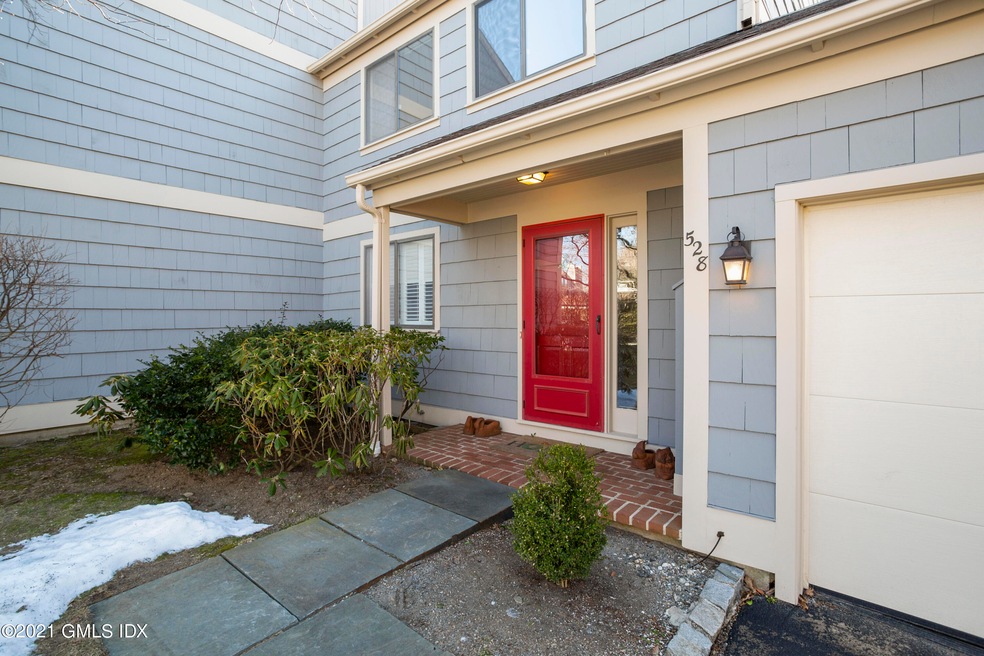 528 W Lyon Farm Dr, Greenwich, CT 06831 - photo 1