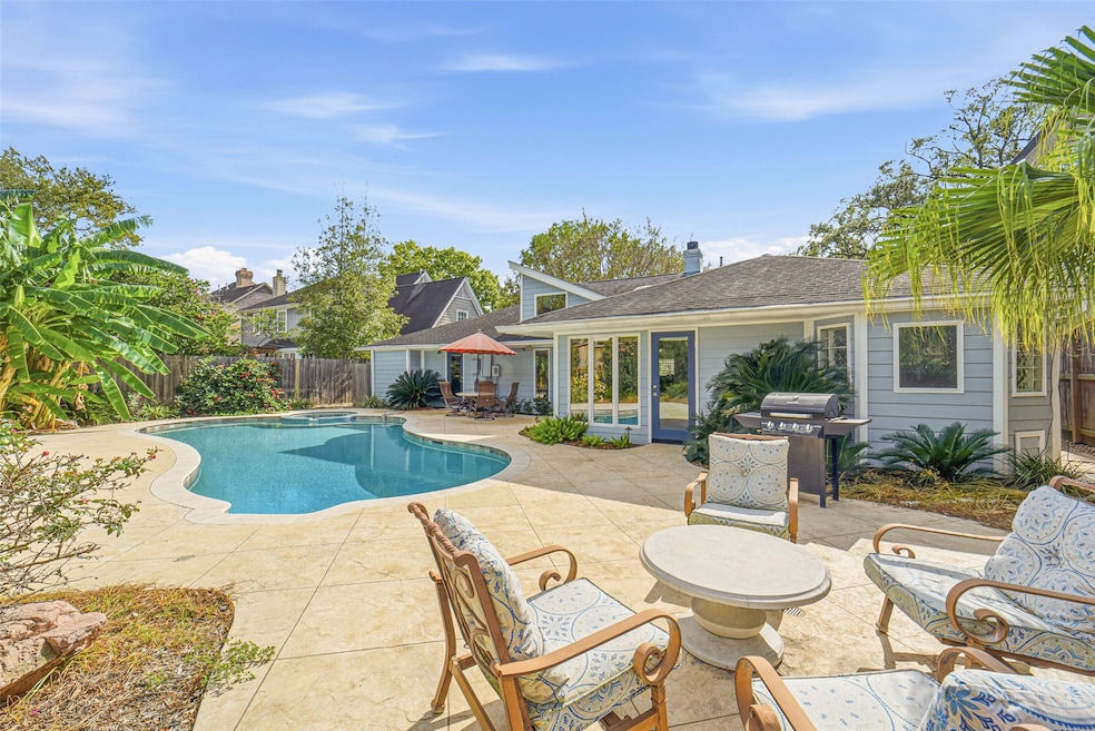 4600 Huisache St, Bellaire, TX 77401 - photo 1