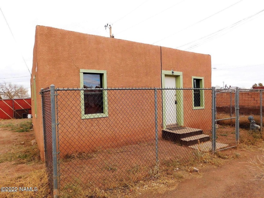 415 E Oak St, Winslow, AZ 86047 - photo 1