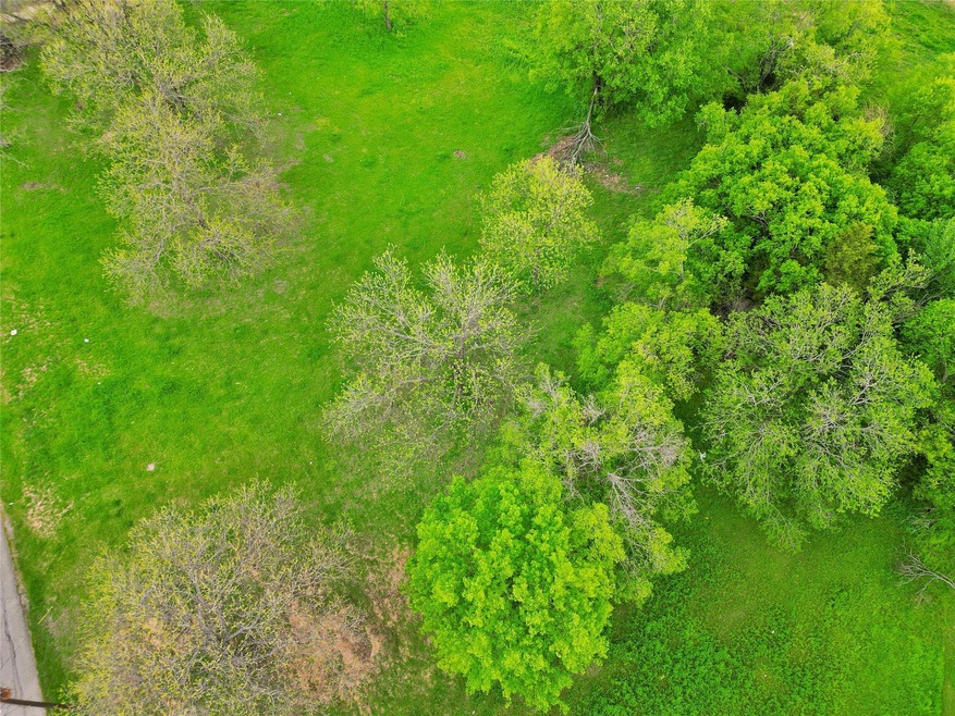 601 E Lake St, Ennis, TX 75119 - photo 1