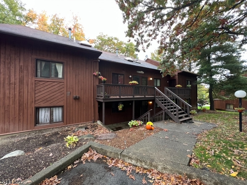 5 Squaw Valley Ct unit 6, Vernon, NJ 07462 - photo 1