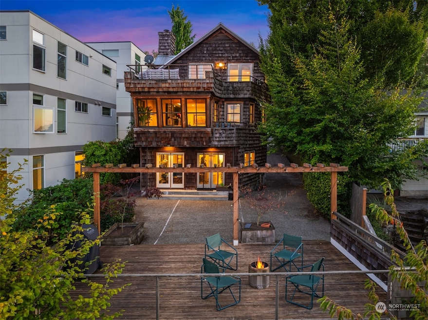Pending $1,795,000 • Co-Listing Agent