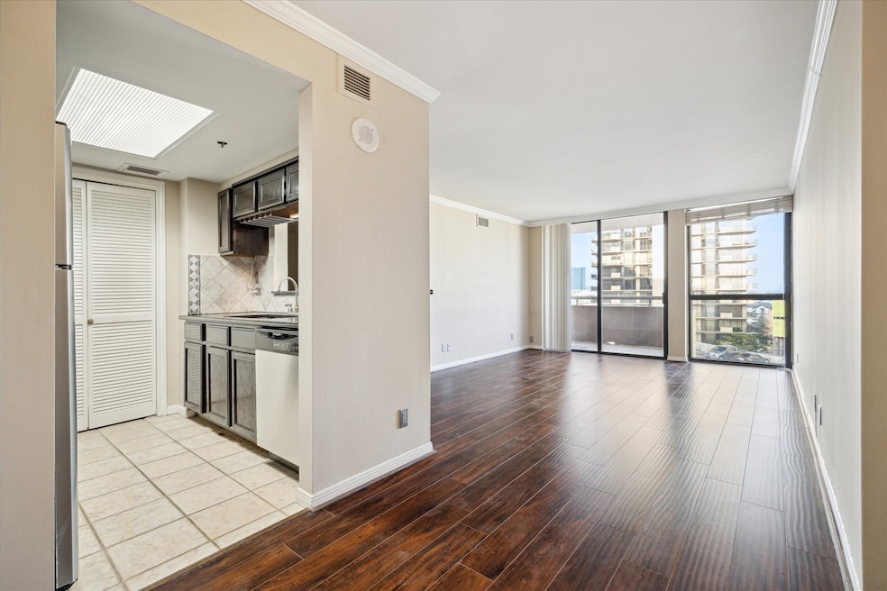 Sage Condominiums unit 805, Houston, TX 77056 - photo 1