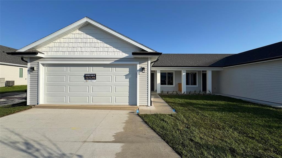 715 Linden St, Carlisle, IA 50047 - photo 1