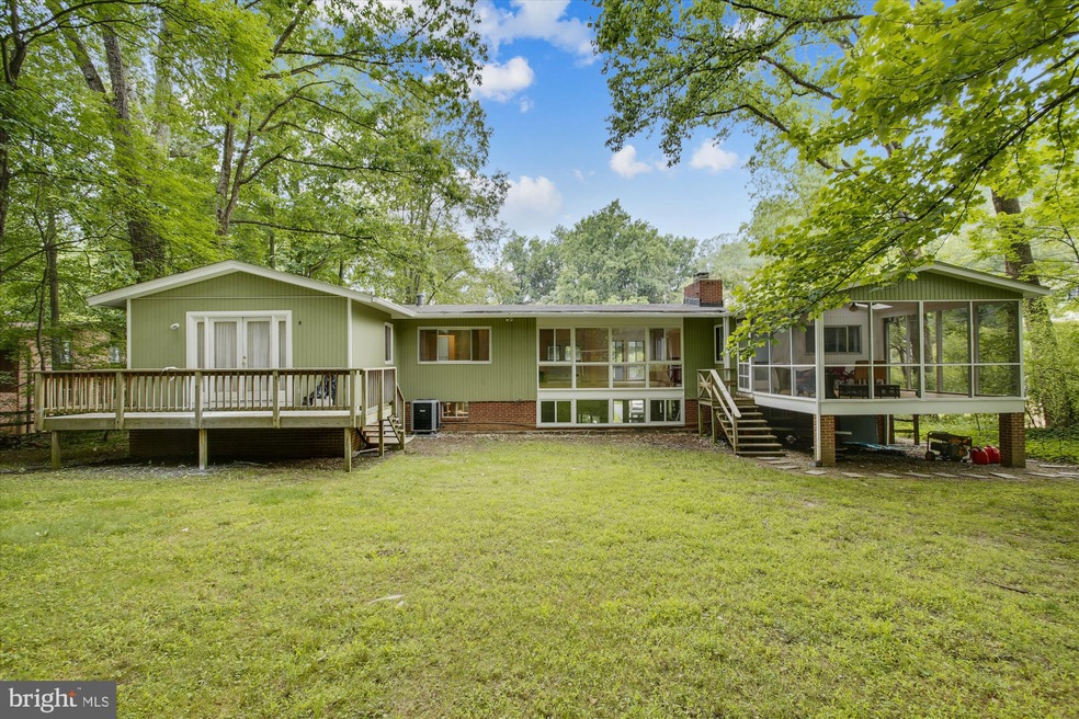 9015 Honeybee Ln, Bethesda, MD 20817 - photo 1