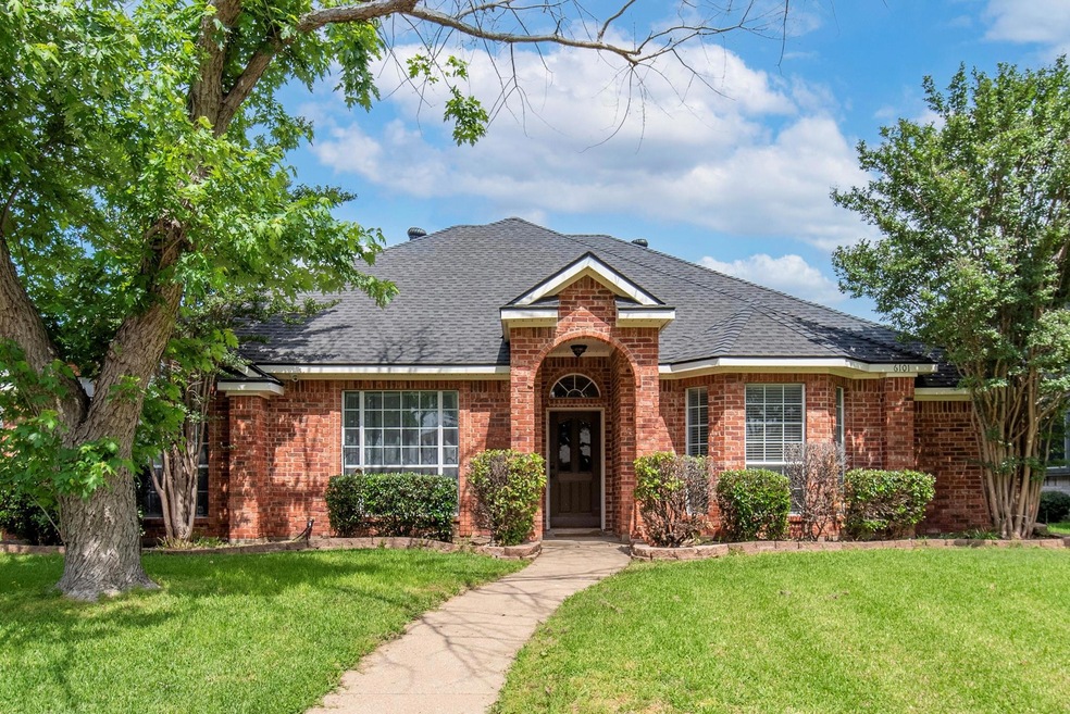 6101 Hawkeye Rd, Rowlett, TX 75089 - photo 1