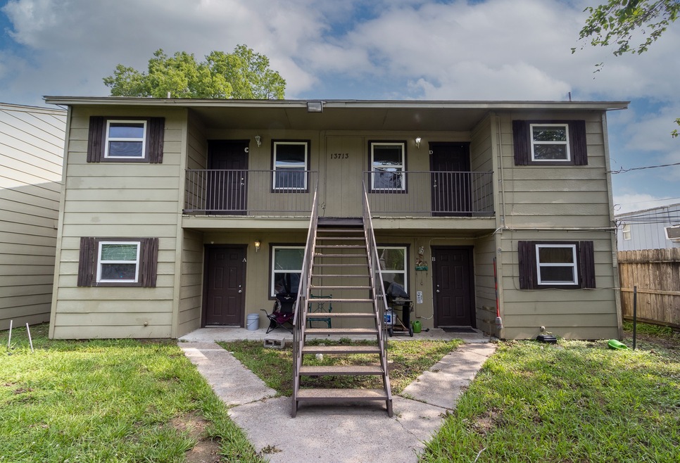 13713 Duncum St unit 4, Houston, TX 77015 - photo 1