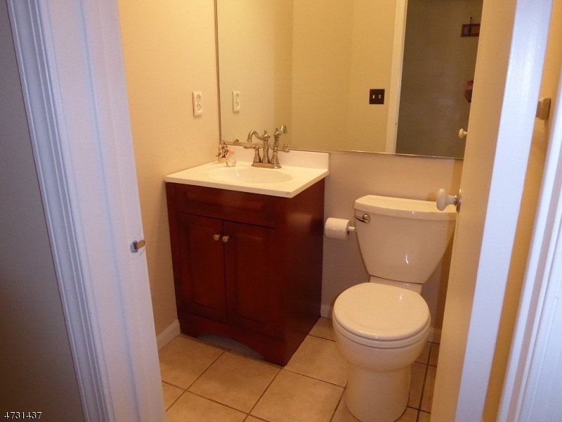 375 Finch Ln, Bedminster, NJ 07921 - photo 1