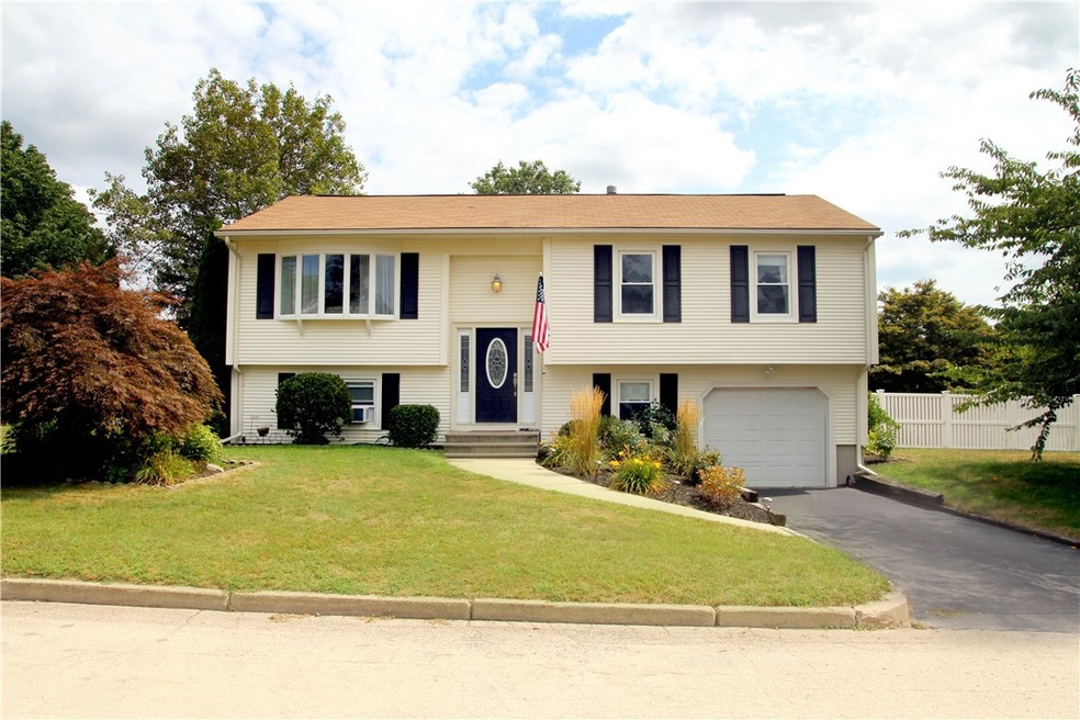 7 Huckleberry Ln, West Warwick, RI 02893 - photo 1