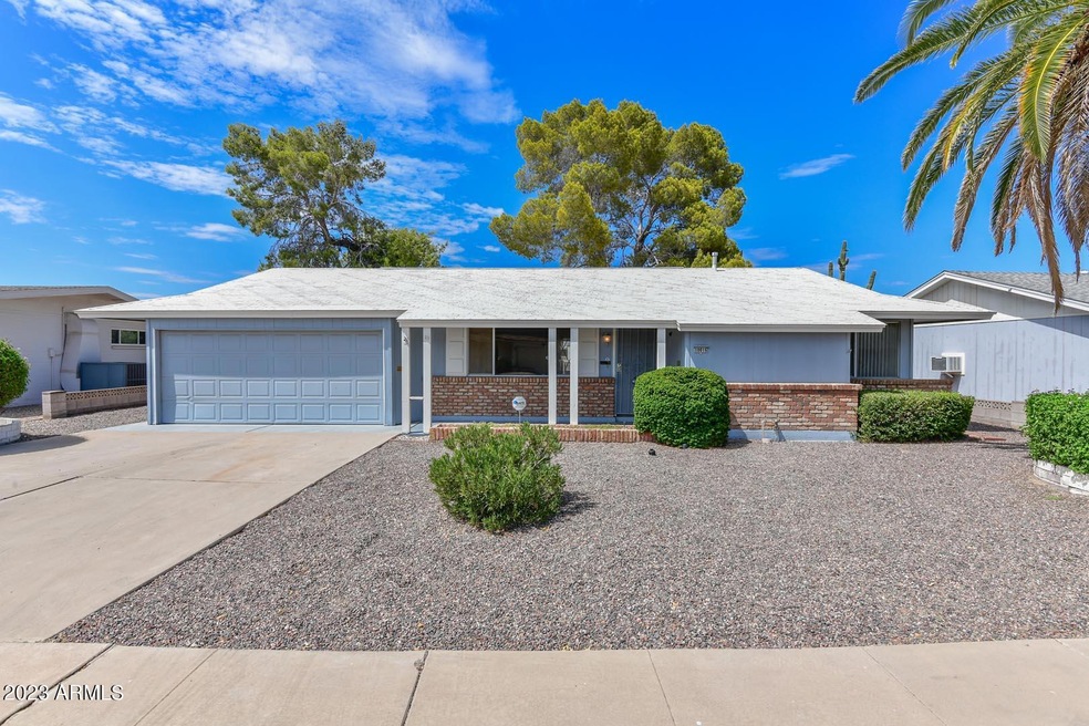 10016 W Cumberland Dr, Sun City, AZ 85351 - photo 1