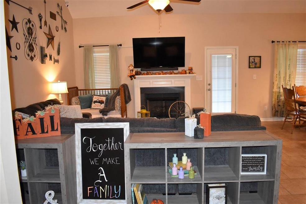 705 Post Oak Way, Warner Robins, GA 31088 - photo 1