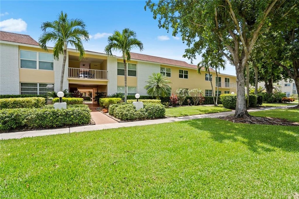 534 Broad Ave S unit 534, Naples, FL 34102 - photo 1