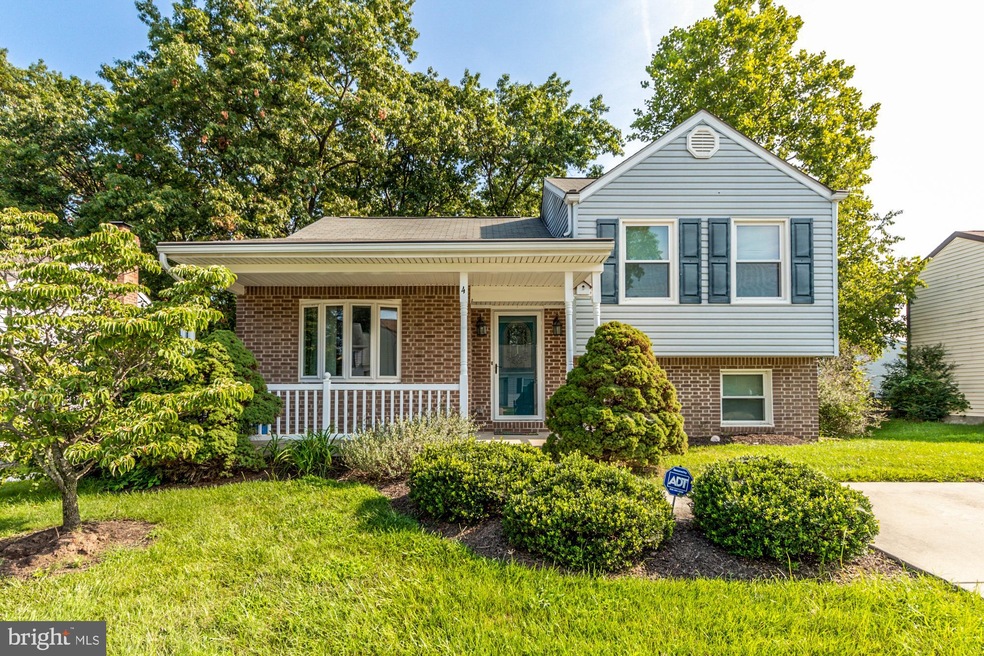 4 Beefwood Ct, Essex, MD 21221 - photo 1