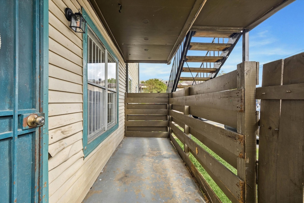 6161 Reims Rd unit 704, Houston, TX 77036 - photo 1