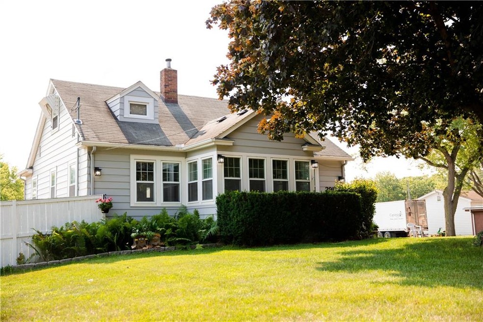 2917 E 29th St, Des Moines, IA 50317 - photo 1
