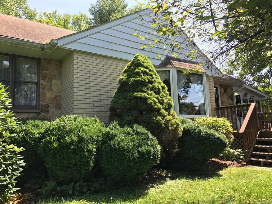 8 Valentino Dr, Highland, NY 12528 - photo 1