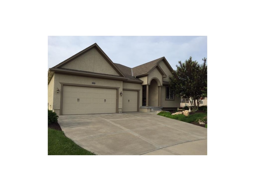 9218 Kenton St, Lenexa, KS 66227 - photo 1