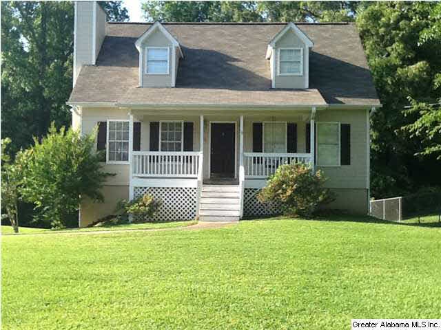Beautiful well maintained country charmer.