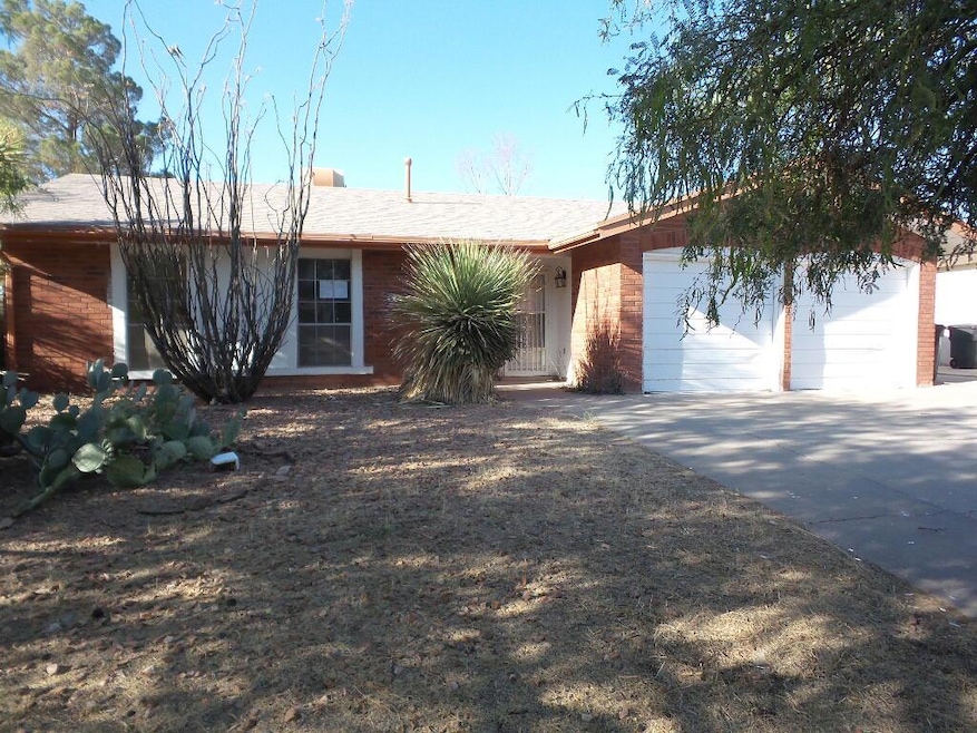 1712 Opossum Cir, Horizon City, TX 79928 - photo 1